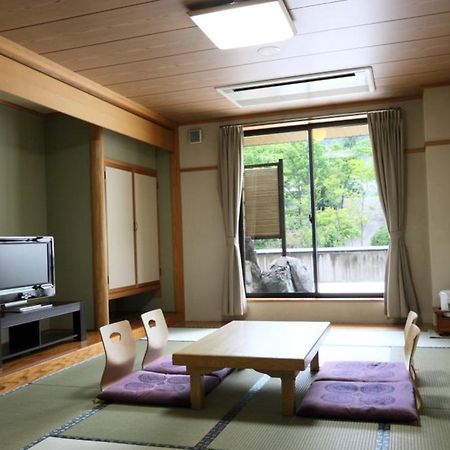 Ishiuchi Yungparunas Hotell Minamiuonuma Eksteriør bilde