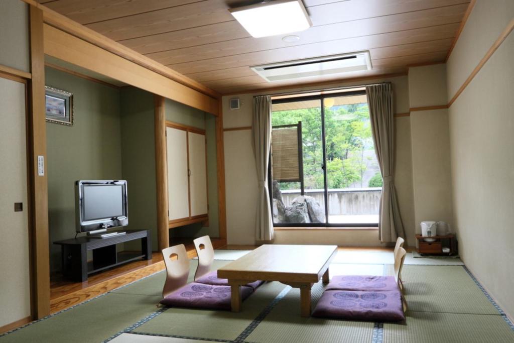 Ishiuchi Yungparunas Hotell Minamiuonuma Eksteriør bilde